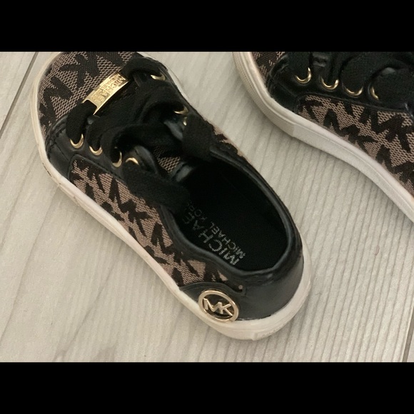 Michael Kors Classic Im a Rebel Lace Up Sneakers - Picture 4 of 6